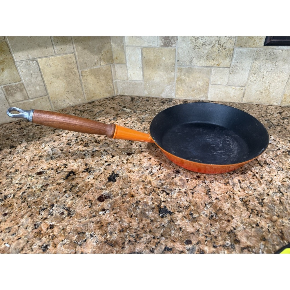 Vintage Le Creuset Skillet 9.5" Flame Orange #24 Cast Iron Wood Handle